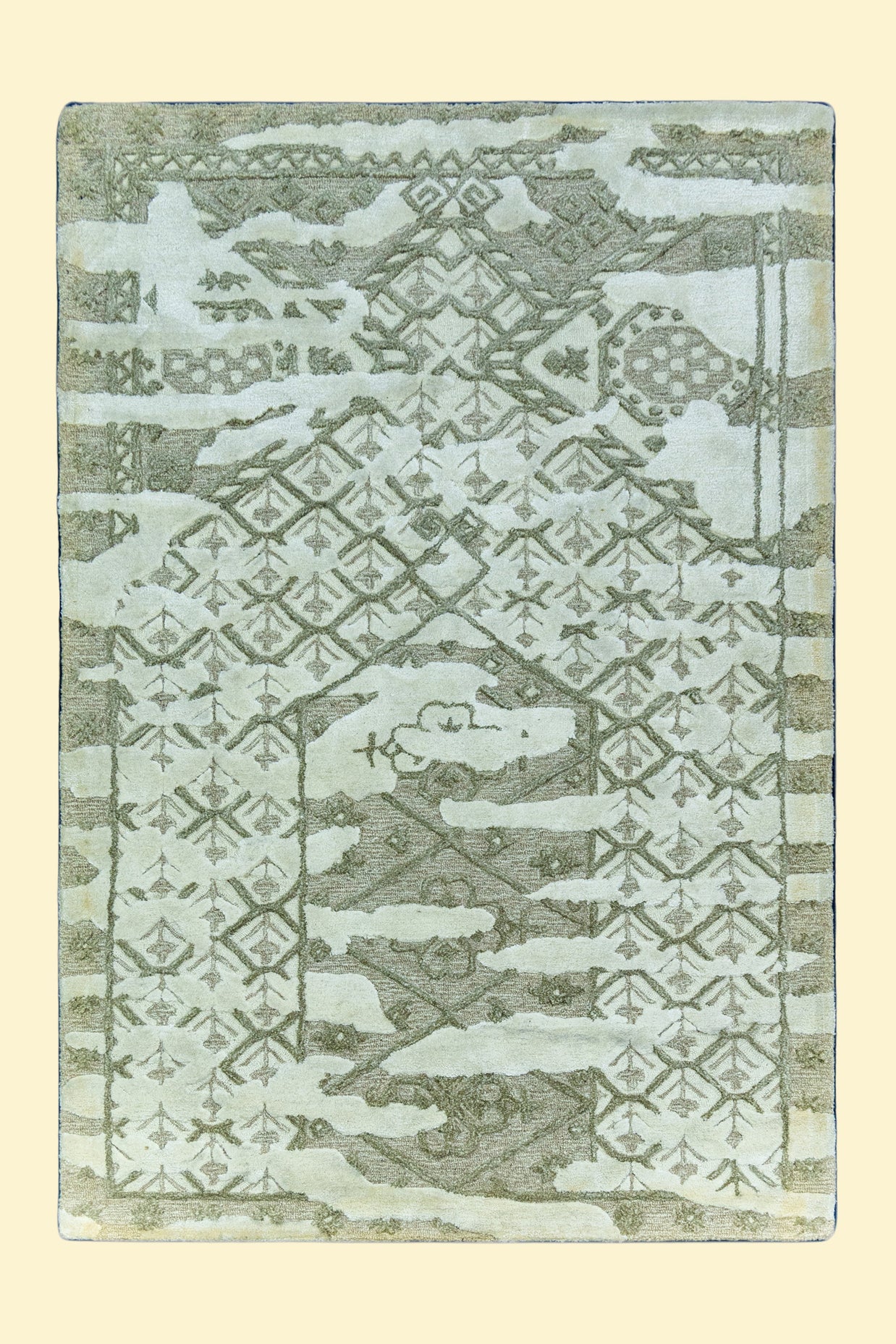 Luxury Ivory/Cream Hand-Tufted Woolen Rug for bed rooms, offices, and dining spaces with Geometric Pattern