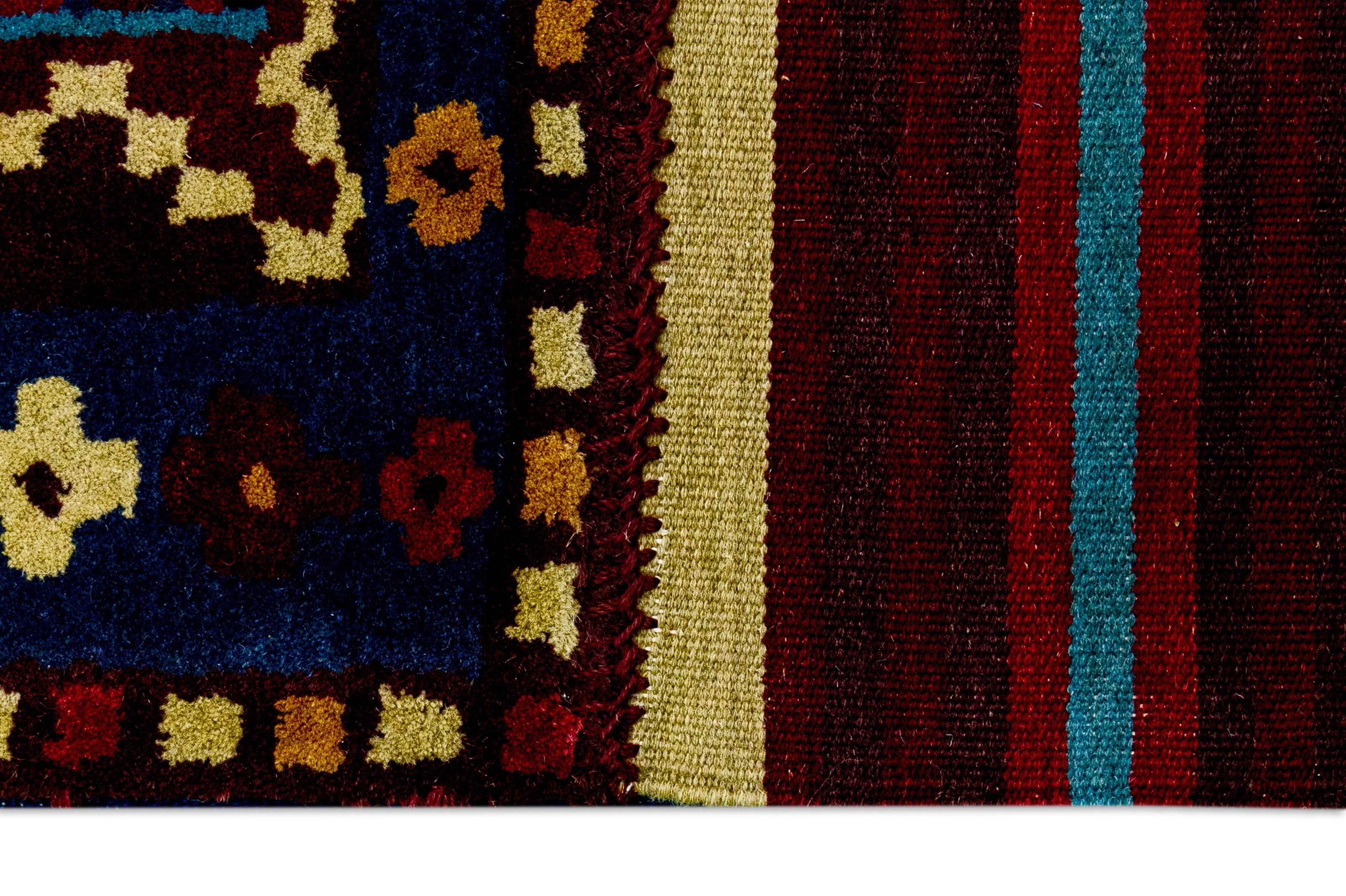 Detail Shot of Fusion Weave Hand-Tufted on Durrie Woolen rug for living room, bed rooms, offices with Geometric Lattice