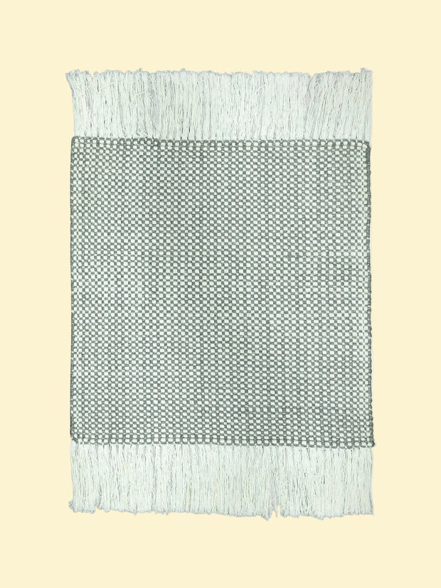 Outdoor Pitloom PET Yarn Rug, handmade Textured green and white blanket with fringes